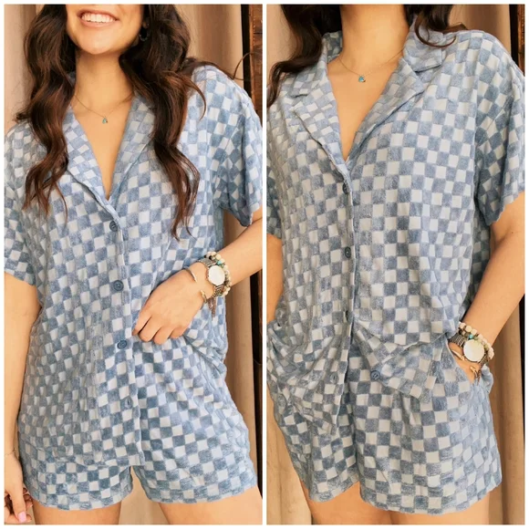 Le Lis Demin Blue 2-Piece Shorts Set - Picture 3 of 11